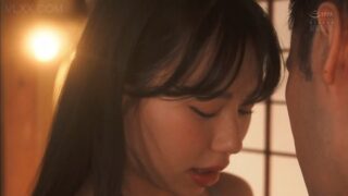 Tụt quần đụ em gái ngon dâm đãng khó tính Itsuwa
